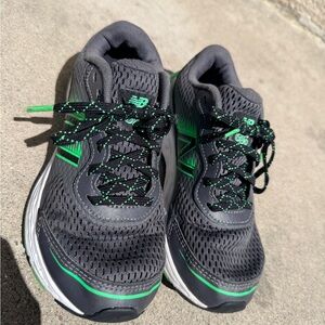 New Balance Kids 680v6 Running Shoes - Boys Size 1.5